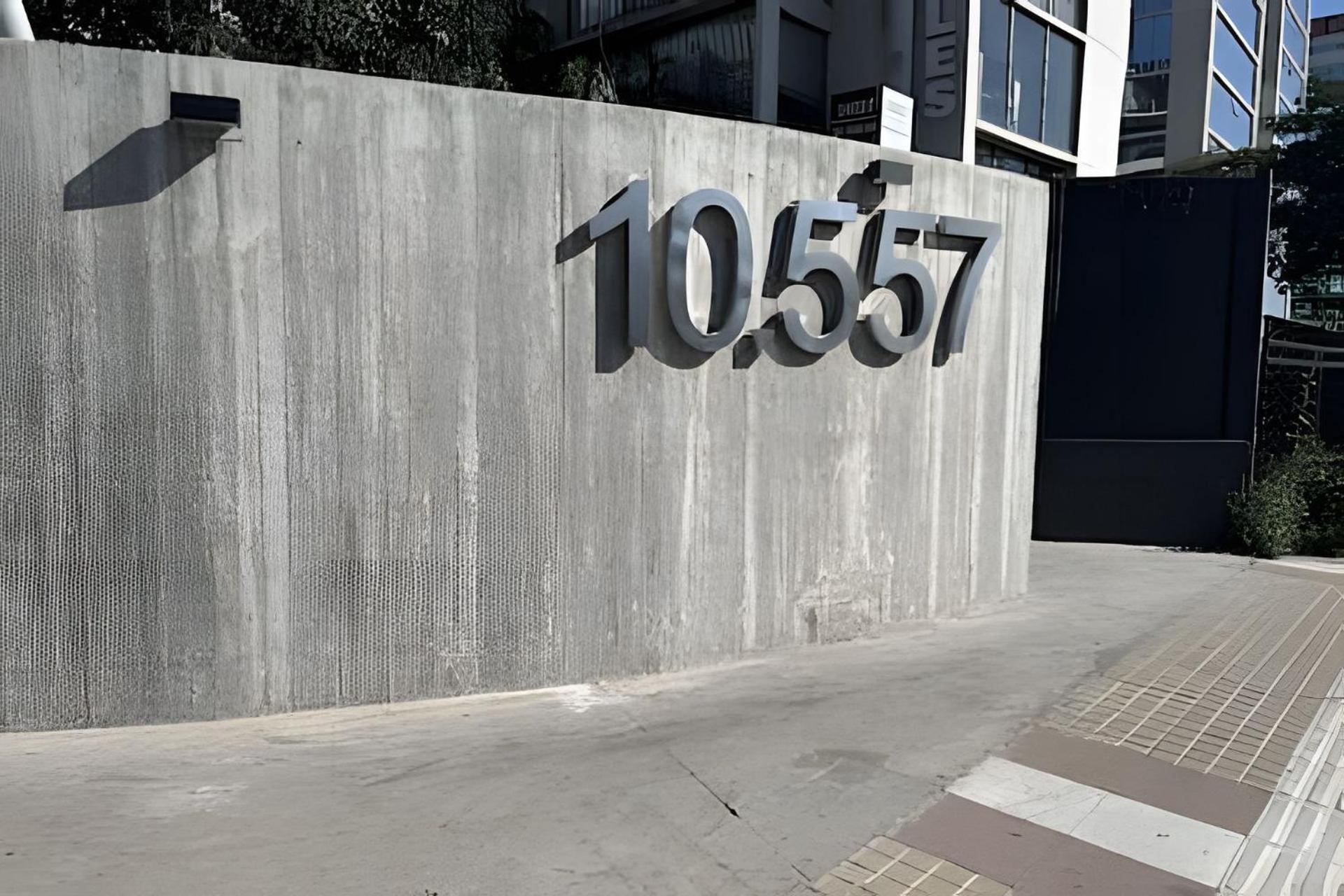 Moderno Estudio A Pasos De Clc Santiago de Chile
